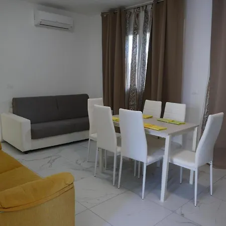 アパート Ferienwohnung Fuer 6 Personen Ca 45 M In Bibione, Venetien Provinz Venedig ビビオーネ