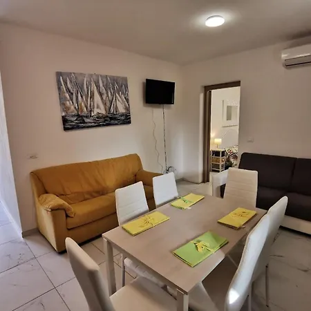 Ferienwohnung Fuer 6 Personen Ca 45 M In Bibione, Venetien Provinz Venedig *