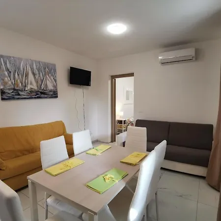 Ferienwohnung Fuer 6 Personen Ca 45 M In Bibione, Venetien Provinz Venedig Apartment